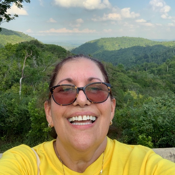 Meet your Posher, Rosa - Picture 3 of 6